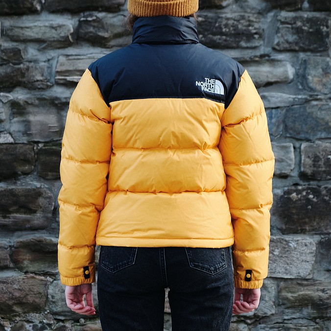 Пуховик женский The North Face 1996 Retro Nuptse Jacket Summit Gold